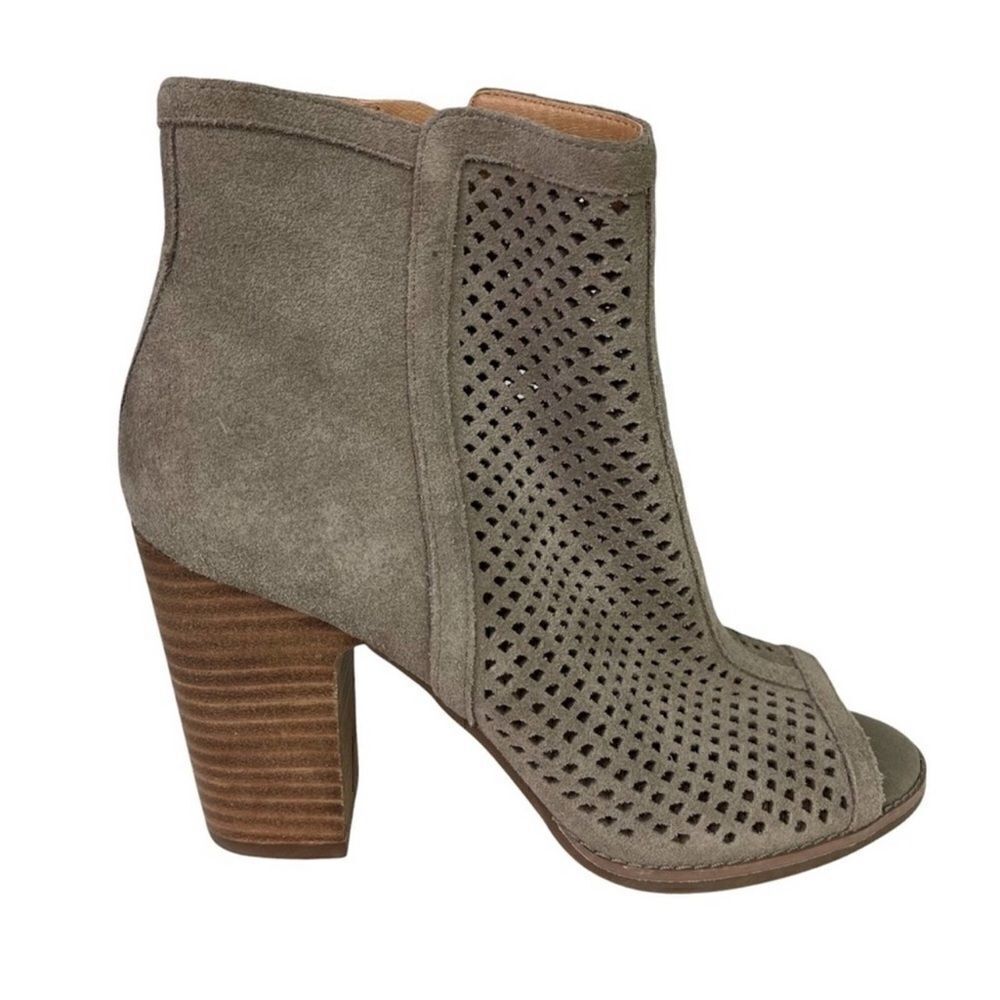 Lucky Brand- Lakyn Ankle Booties Perforated Stacked Wooden Block Heel, Size 9.5